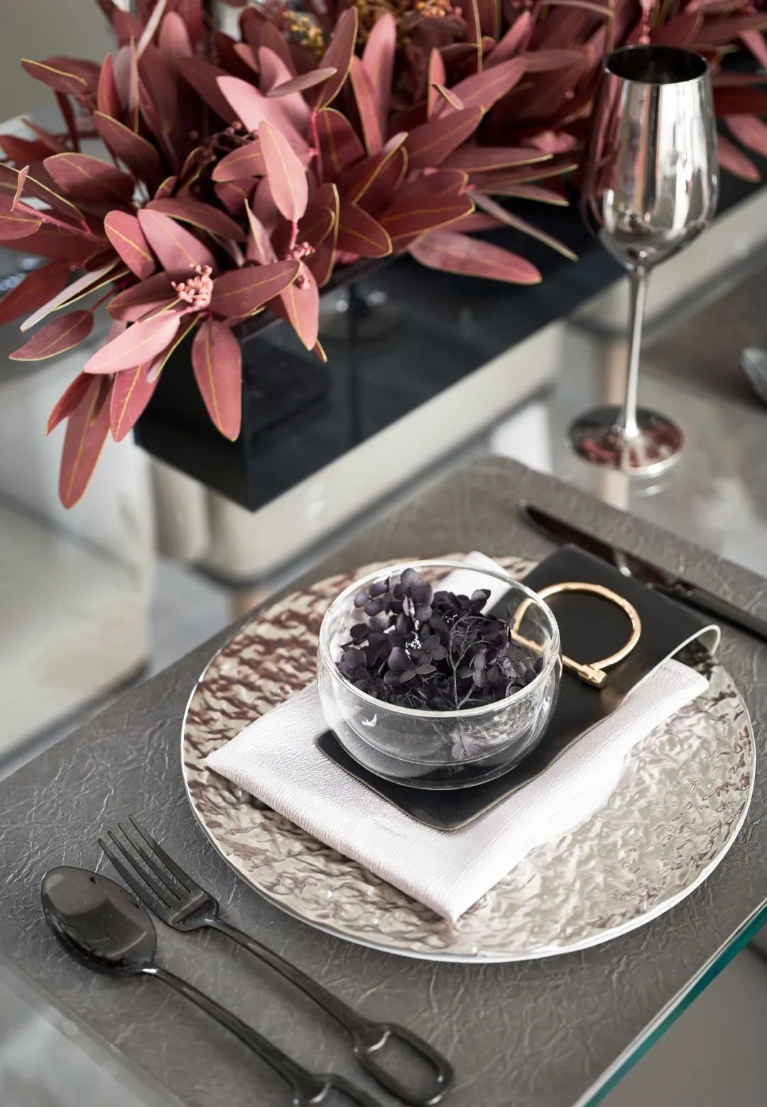 現(xiàn)代簡(jiǎn)約風(fēng)格室內(nèi)設(shè)計(jì)家裝案例-餐廳餐桌 現(xiàn)代簡(jiǎn)約風(fēng)格室內(nèi)設(shè)計(jì)家裝案例-餐廳餐桌