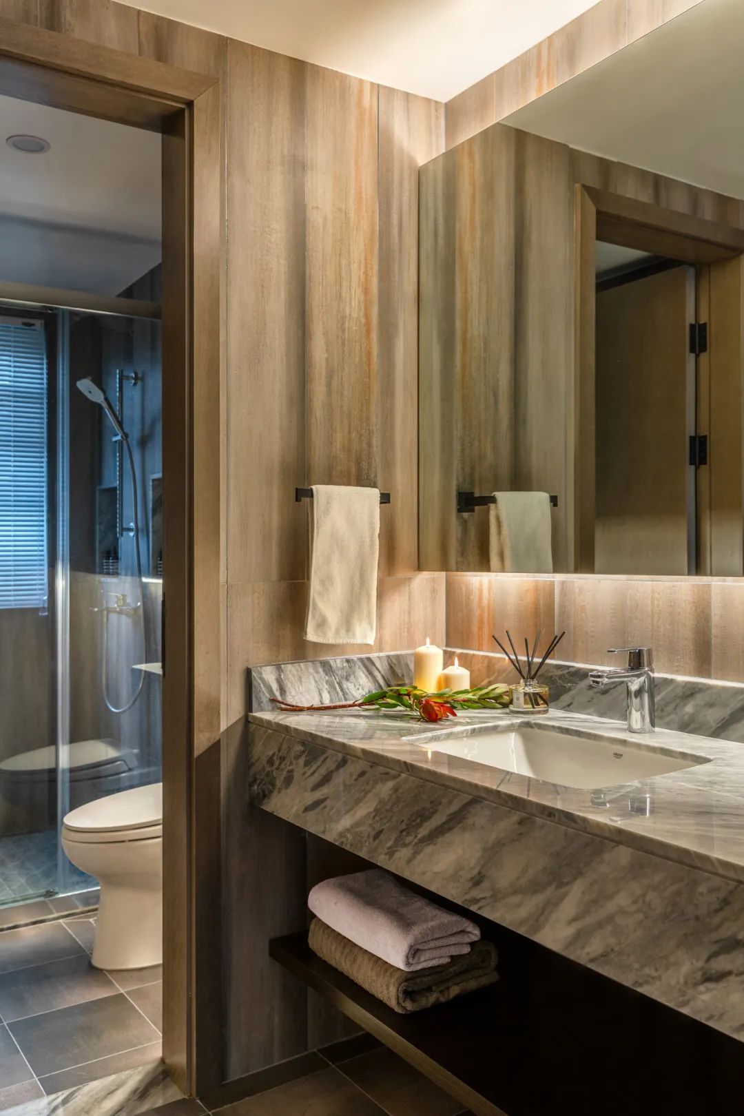 現(xiàn)代摩登風格室內(nèi)設計家裝案例-衛(wèi)生間