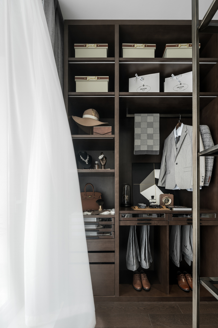 新中式風格室內(nèi)家裝案例效果圖-衣柜 新中式風格室內(nèi)家裝案例效果圖-衣柜