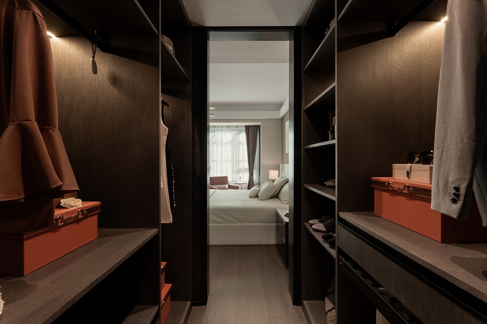 現(xiàn)代輕奢風格室內設計家裝案例-衣帽間 現(xiàn)代輕奢風格室內設計家裝案例-衣帽間