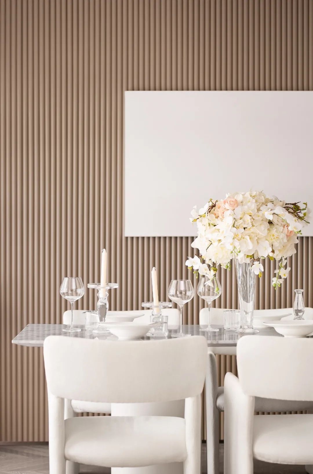 現(xiàn)代簡約風格別墅室內(nèi)設(shè)計家裝案例-餐廳 現(xiàn)代簡約風格別墅室內(nèi)設(shè)計家裝案例-餐廳