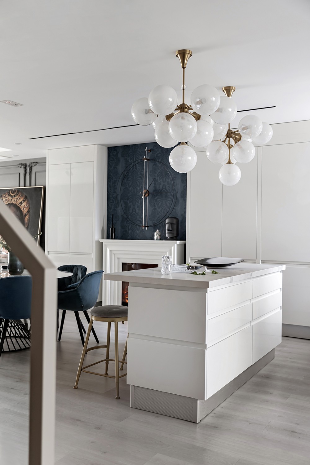 裝修案例法式輕奢風(fēng)格室內(nèi)裝修效果圖-餐廳 裝修案例法式輕奢風(fēng)格室內(nèi)裝修效果圖-餐廳