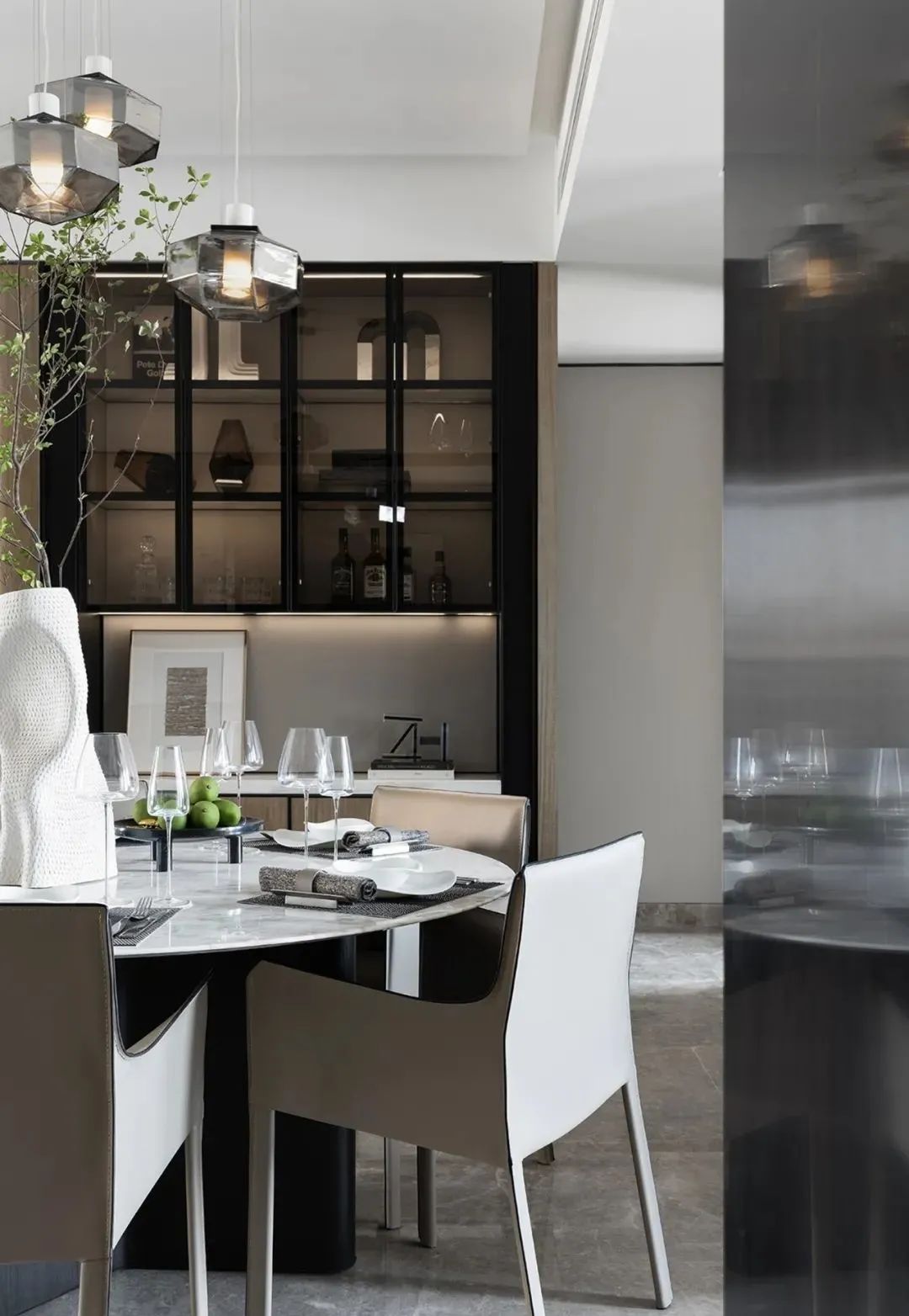 現(xiàn)代簡約風格室內(nèi)設計家裝案例-餐廳 現(xiàn)代簡約風格室內(nèi)設計家裝案例-餐廳