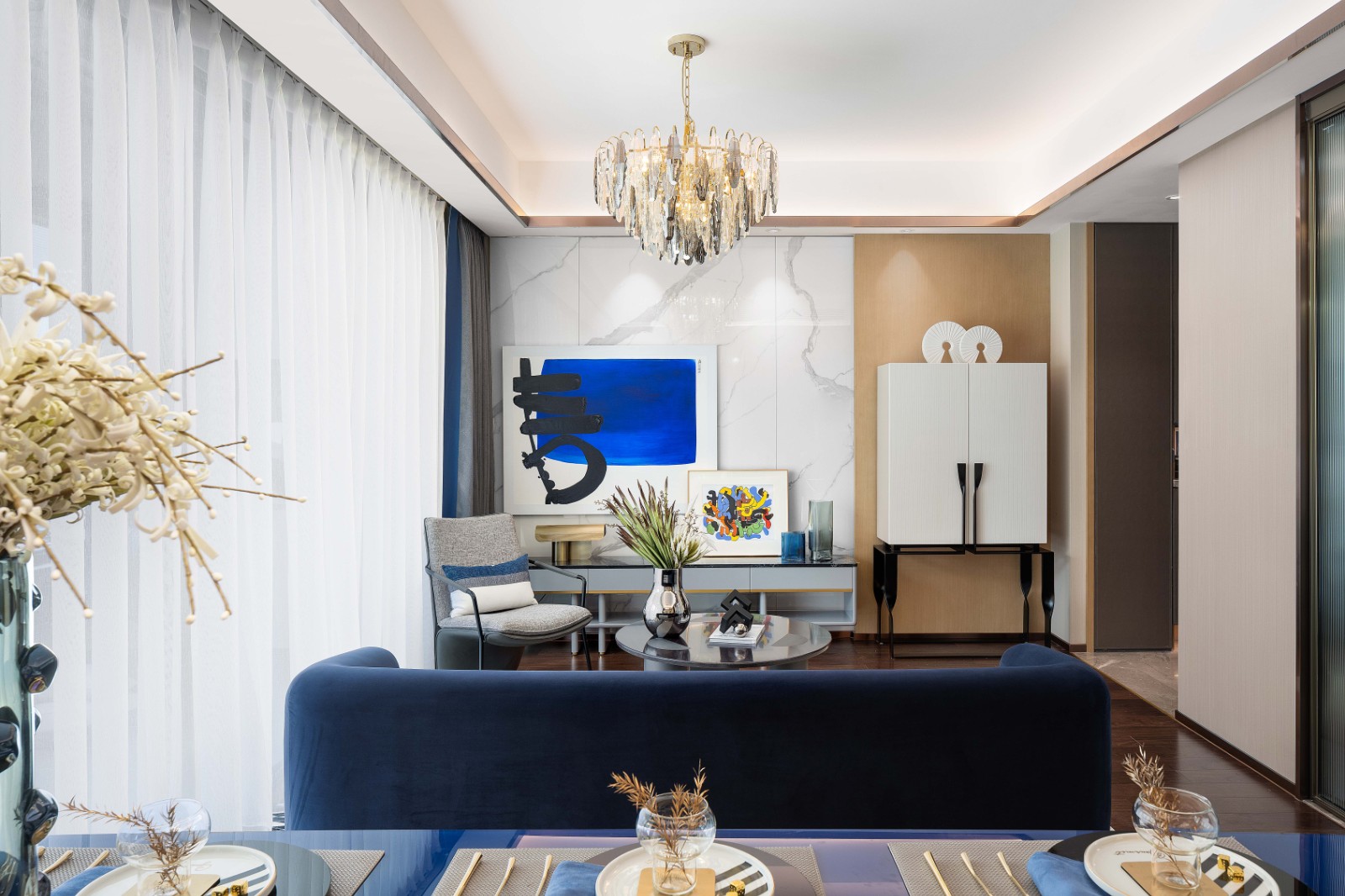 包豪斯風格室內(nèi)設(shè)計家裝案例-客廳沙發(fā)茶幾