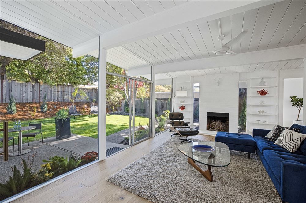 廣州市碧桂園城市花園現(xiàn)代風(fēng)格別墅裝修案例