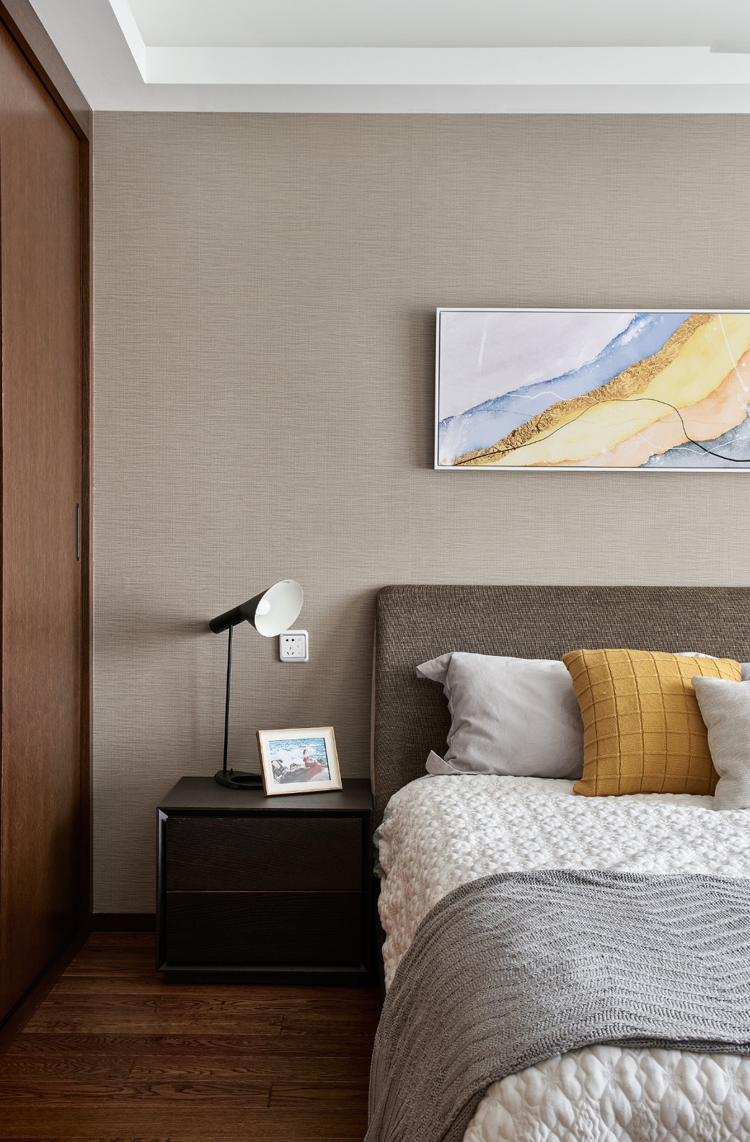 現(xiàn)代簡約風(fēng)格室內(nèi)裝修-主臥 現(xiàn)代簡約風(fēng)格室內(nèi)裝修-主臥