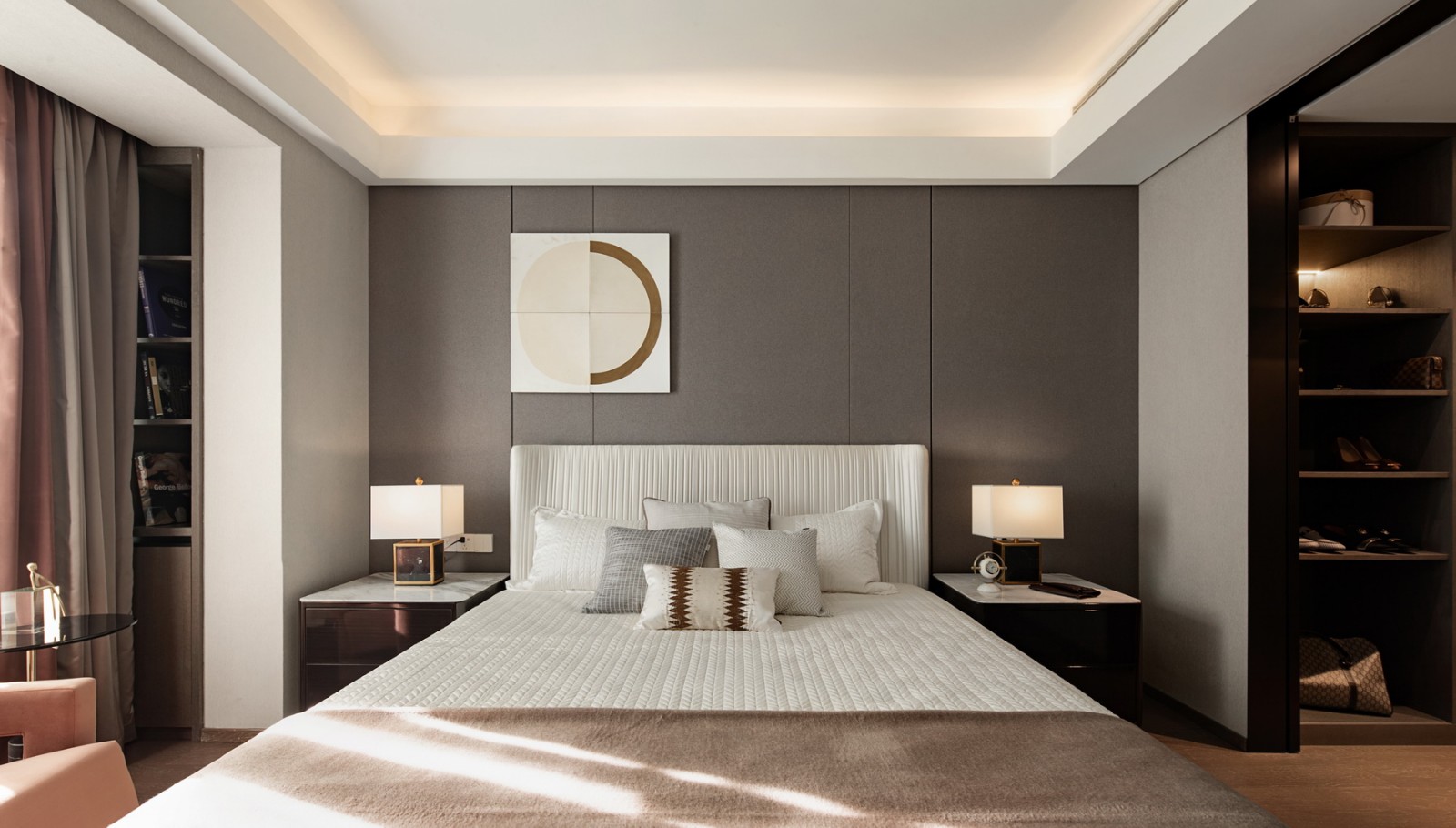 現(xiàn)代輕奢風格室內設計家裝案例-臥室 現(xiàn)代輕奢風格室內設計家裝案例-臥室