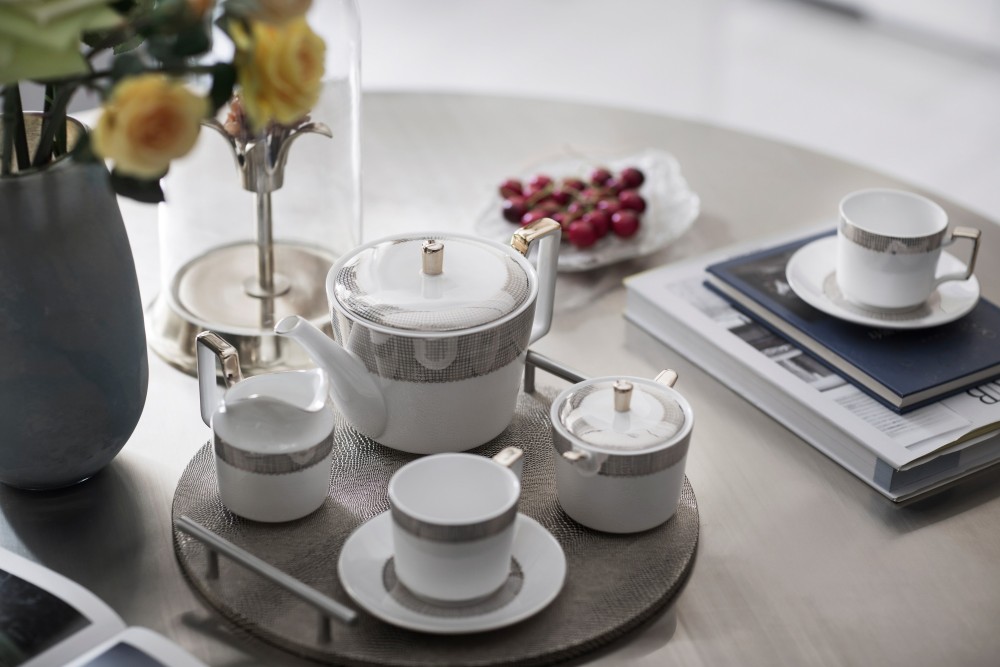 現(xiàn)代輕奢風(fēng)格室內(nèi)設(shè)計家裝案例-餐廳餐桌 現(xiàn)代輕奢風(fēng)格室內(nèi)設(shè)計家裝案例-餐廳餐桌