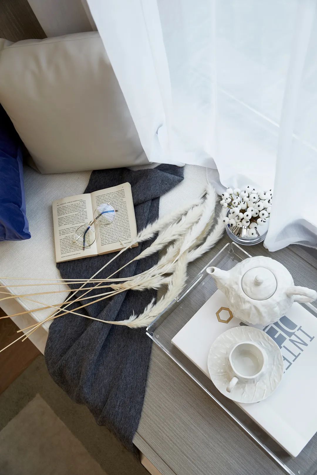 現(xiàn)代簡約風格室內(nèi)設計家裝案例-擺設 現(xiàn)代簡約風格室內(nèi)設計家裝案例-擺設