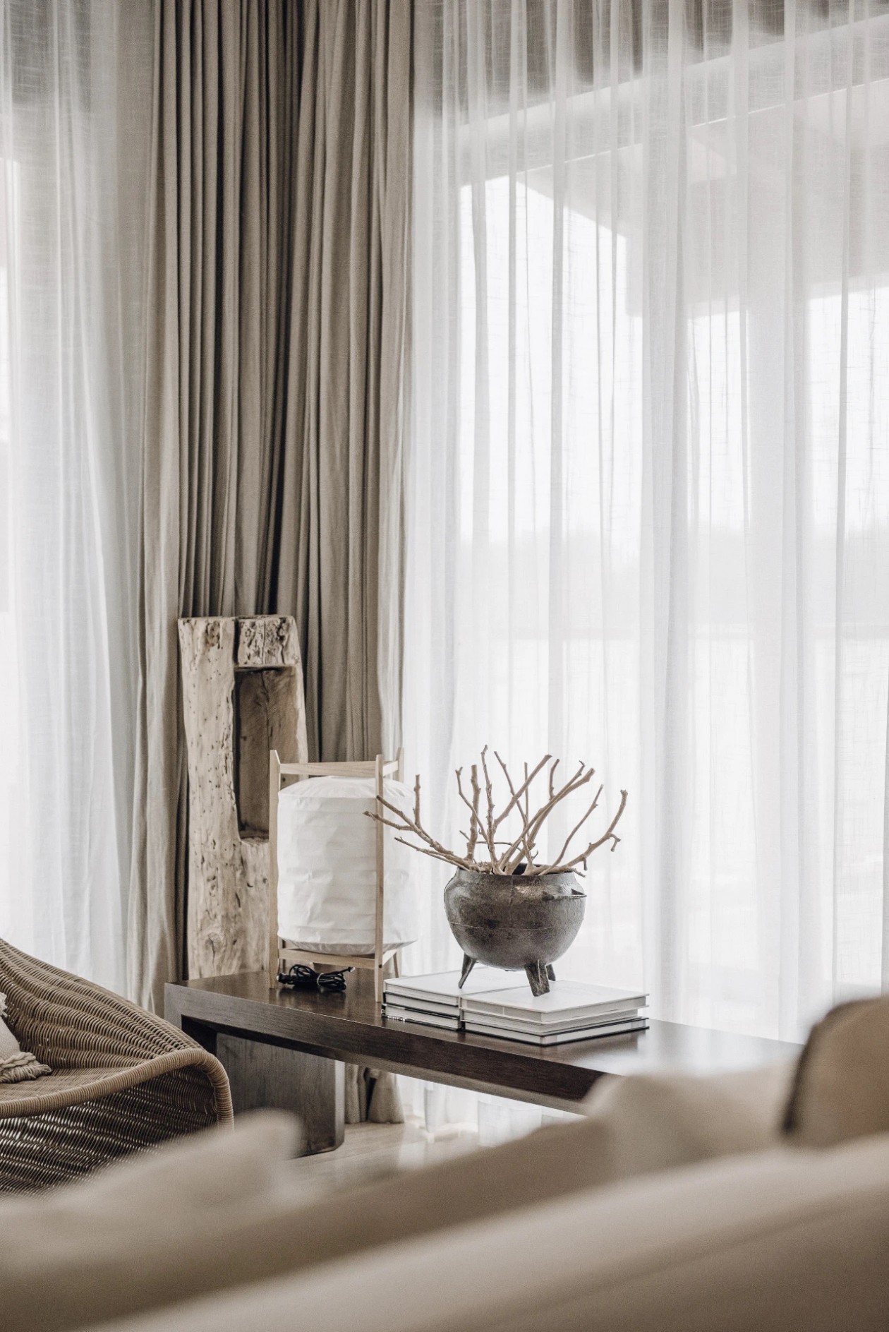 現(xiàn)代自然風(fēng)格室內(nèi)家裝案例效果圖-客廳茶幾 現(xiàn)代自然風(fēng)格室內(nèi)家裝案例效果圖-客廳茶幾