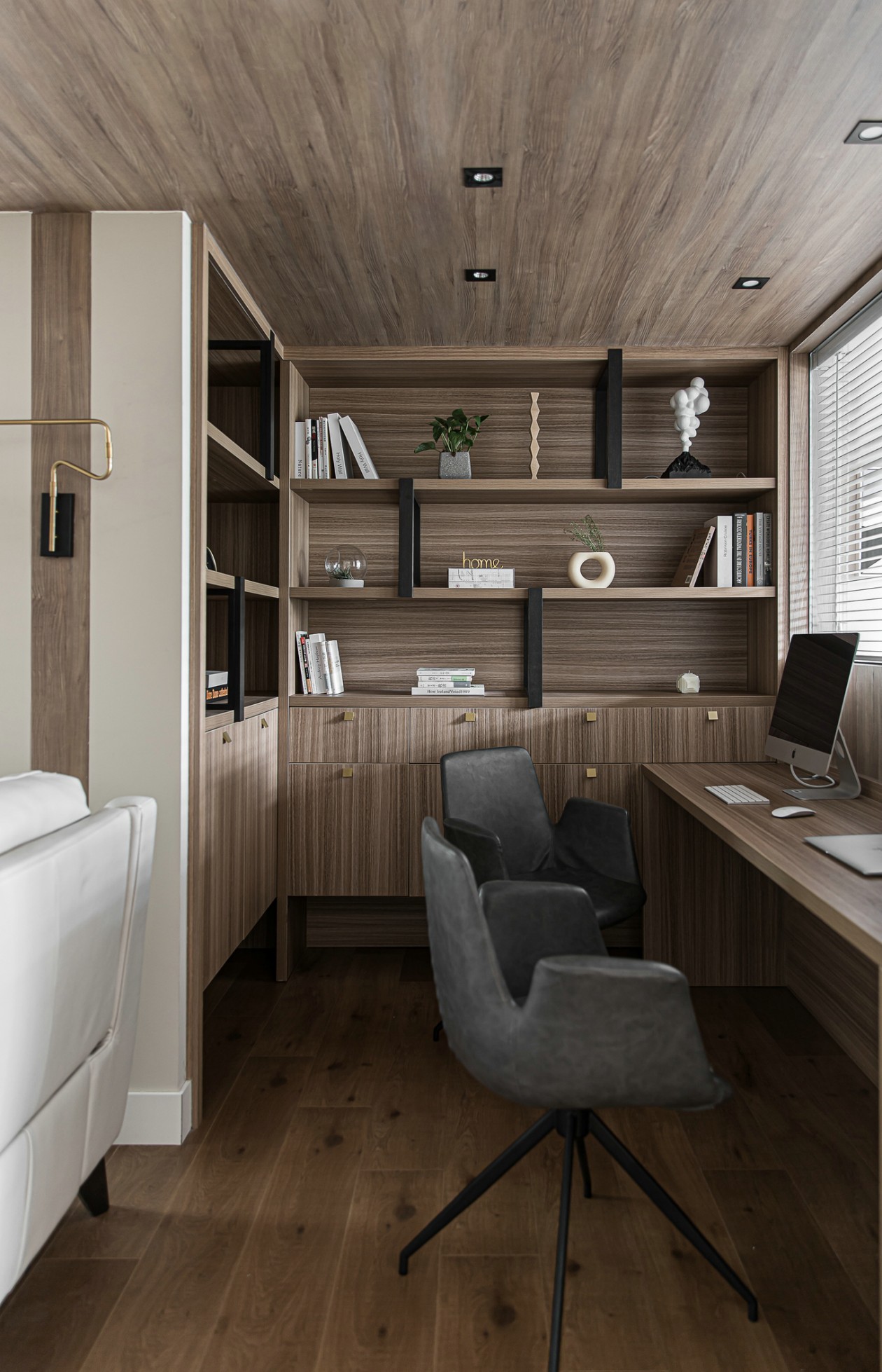 現(xiàn)代簡(jiǎn)約風(fēng)格室內(nèi)家裝案例效果圖書房 現(xiàn)代簡(jiǎn)約風(fēng)格室內(nèi)家裝案例效果圖書房