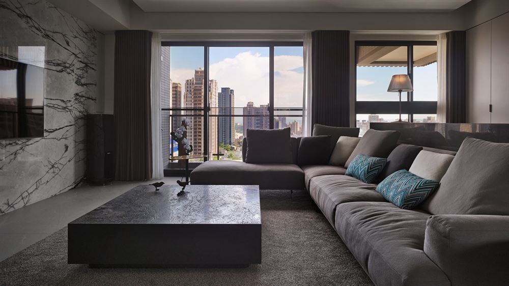 佛山市保利維塔輕奢風格三居室裝修案例