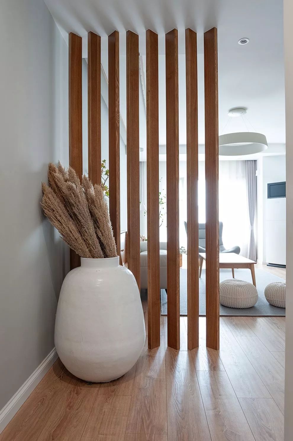 佛山裝修公司現(xiàn)代簡約風格室內(nèi)裝修效果圖-玄關(guān) 佛山裝修公司現(xiàn)代簡約風格室內(nèi)裝修效果圖-玄關(guān)