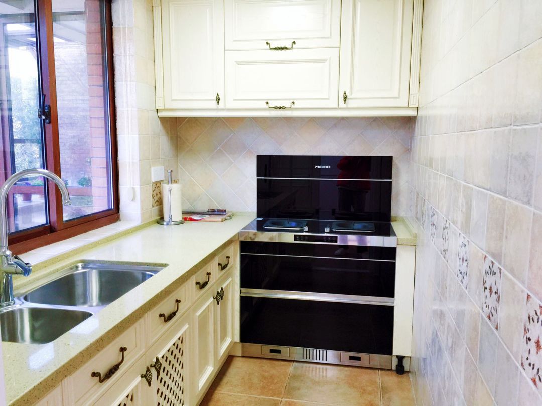 別墅裝修現(xiàn)代美式風(fēng)格-廚房臺面 別墅裝修現(xiàn)代美式風(fēng)格-廚房臺面